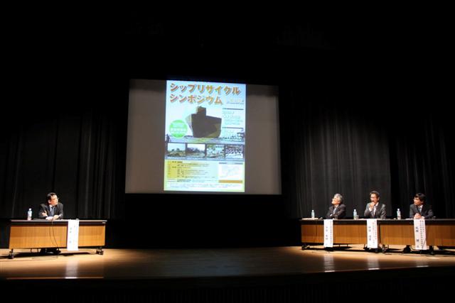 http://shimizu-kazumichi.com/090509tomakomai001.JPG